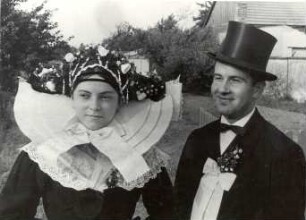 Braut und Bräutigam aus Kunersdorf : Kleidung - niedersorbische Tracht. Ort: Kósobuz / Kunersdorf. Braut und Bräutigam.