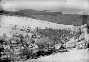 Ortsansicht mit Kirche, Schule und Brauhaus