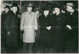 Der britische Premierminister Attlee trifft in Berlin ein