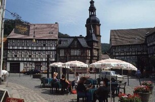 Stolberg. Straßencafé am Marktplatz und Saigerturm