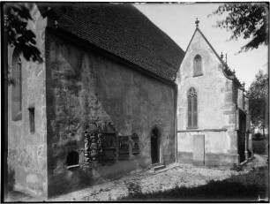 Adelsheim Jakobskirche Außenansicht der Südwand und dem Kapellenanbau von Südwsten