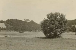 Erzgebirge. Landschaft mit Schloss Bärenstein. Ansicht von Süden