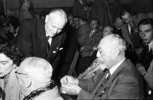 Triberg: Kongress des Magischen Zirkels; Mr. des Hotel, Präsident des Magischen Zirkels und Bürgermeister Faster