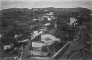 Dorfbild : Blick über ein Dorf in den Bergen von Gran Canaria.