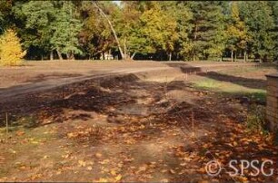 Potsdam, Park Sacrow, Absteckung des Uferwegs bei der heilandskirche.