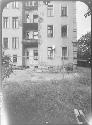 Dresden-Striesen, Voglerstraße 9. Wohnhaus (um 1895). Rückseite (Teilansicht)