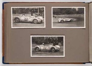 Albumseite mit Fotos von einem Autorennen : Fotoalbum zum Rennsport in der DDR ab 1951. Kartoneinband mit Kordelbindung; 24,5 x 35 x 2 cm (1951). Dresden: SLUB/DF 2017.D.39