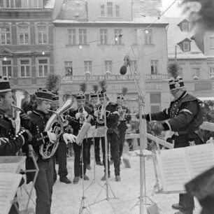 Schwarzenberg, Weihnachtsmarkt : Konzert der Bergkapelle Johanngeorgenstadt mit Dirigent Hans Siegel
