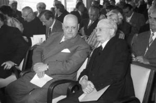 Höchenschwand: Regierungspräsident Waeldin und Prof. Uhlenhut