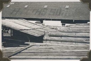 Fa. H. Fuchs Söhne, Holzhandlung im Rheinhafen. Holzlagerplatz und Schuppen