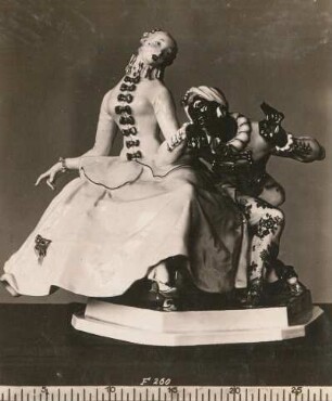 Dame mit Mohr : Figurengruppe aus Porzellan