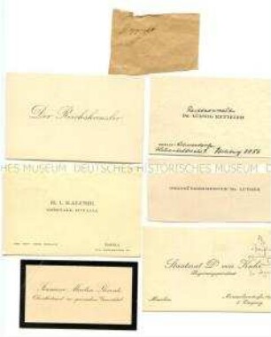 Lose Sammlung mit 30 Visitenkarten aus dem Büro des Reichskanzlers Wilhelm Marx, beiliegend Rest von einem Umschlag mit der Aufschrift "doppelt" - Sachkonvolut