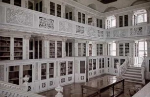 Benediktinerabtei — Ostflügel — Bibliothek
