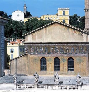 Santa Maria in Trastevere, Ostfassade
