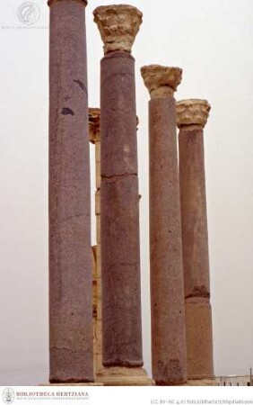 Diokletiansthermen, Eingangsportikus