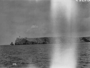 Das Cabo de São Vicente : Blick vom Meer auf das Cabo de São Vicente mit Leuchtturm
