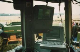 Fotografie: Precision Farming, Bordcomputer, Mineraldüngerstreuer, Landwirtschaftliches BUS-System (LBS)