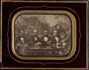 Gruppenbild mit Daguerreotypisten, v.l.: Christian Siemsen, Emil Lorentz, Burhoff, Carl Siemsen, F.L.D. Neubauer