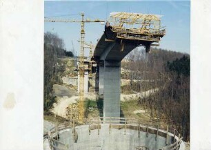 Maustobelviadukt Überbau München - Stuttgart im Bau, Im Vordergrund Schacht für Pfeiler 3.