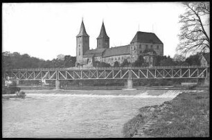 Rochlitz. Schloss und Eisenbahnbrücke