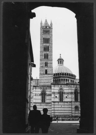 Turm und Kuppel des Doms Santa Maria in Siena