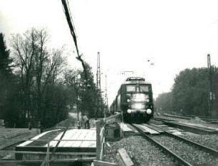 Straßenunterführung, 1966-1967