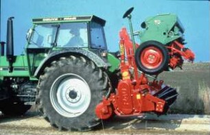 Fotografie: Drillkombination, Kreiselegge, Kastendrillmaschine, Drillsaat