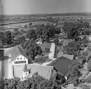 Blick vom Turm der Martin-Luther-Kirche Richtung Nordwesten: vorn links Kirchenstraße: in Mitte Markttwiete: vorn Heymannsche Gastwirtschaft: links dahinter alte Volksschule: dahinter Bahnhofstraße