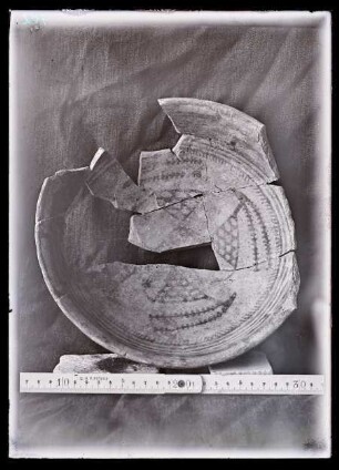 Prähistorische Keramik: Schale (Samarra Grabungsnummer 23)