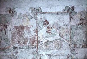 Nordwand: Christus wird auf das Kreuz genagelt