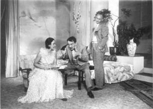 Nina. Komödie in drei Akten von Bruno Frank. Staatsschauspiel Dresden, Uraufführung 03.09.1931 : Alice Verden als Nina Breuer, Erich Ponto als Regisseur Paul Hyrkan und Paul Hoffmann als Dr. Stefan Breuer
