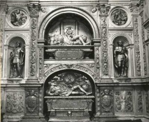 Kraków. Wawel. Kathedrale. Sigismundkapelle (um 1525; B. Berecci) mit Sarkophag der letzten Jagiellonen-Könige