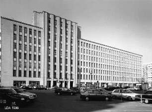 Hauptverwaltung der Karstadt AG, später Präsidium der Volkspolizei; Berlin, Mitte