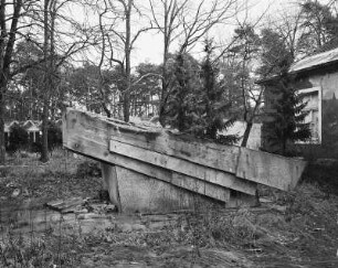 Königsbrück. Truppenübungsplatz, Neues Lager. Relikt eines Panzerdenkmals (Bau der Sowjetarmee, nach 1945)