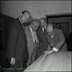 Besuch des Finanzausschusses des Landtages von Baden-Württemberg am Kernforschungszentrum Karlsruhe (KfK) (?)