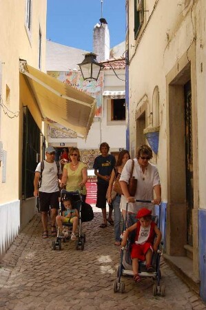Altstadtgasse in der Kleinstadt Sintra bei Lissabon