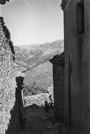 Dorfansicht : Blick durch die Gassen At Hicems.
