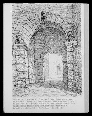 Volterra, Porta all'arco