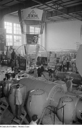 Exponate des VEB Energie- und Kraftmaschinenbau auf der Leipziger Herbstmesse 1954