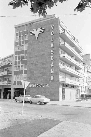 Eröffnung einer Zweigstelle der Volksbank Karlsruhe in der Ettlinger Straße 43/Ecke Nebeniusstraße