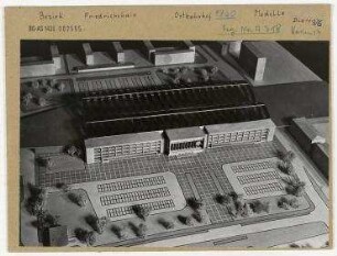 Modell: Ostbahnhof. Berlin, Friedrichshain, Koppenstraße/Fruchtstraße (seit 1971 Straße der Pariser Kommune)/Stralauer Platz