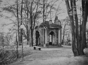 Ruine im Park.