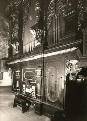 Prag (Praha/Tschechien). Kirche St. Maria vor dem Teyn. Orgel, zweimanualig, 29 Register (1670/1673; J. H. Mundt). Spieltisch und Prospekt