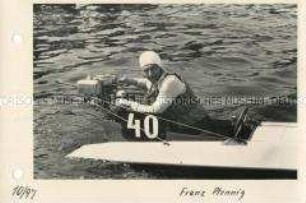 Franz Pfennig bei den DDR-Meisterschaften im Motor-Wassersport auf dem Langen See in Berlin-Grünau