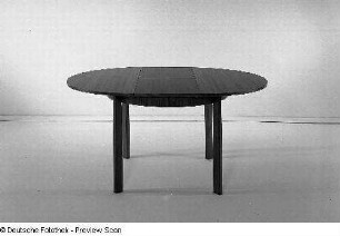 Runder Ausziehtisch (Modell T 101/11)