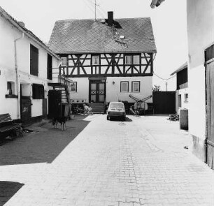 Hünstetten, Quellenstraße 3