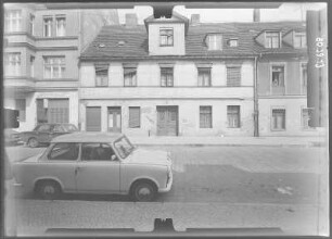 Potsdam, Hermann-Elflein-Straße 33. Wohnhaus mit Laden (18. Jh.). Straßenfront