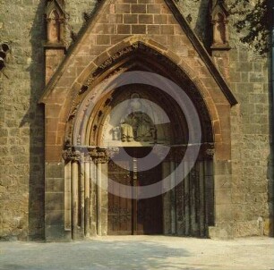Portal der katholischen Pfarrkirche Löwenberg