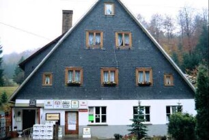 Giebel einer Gaststätte
