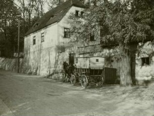 Schillerstraße : Dresden, Schillerstraße, Straßenansicht des Hauses an der Einmündung Leonhardi-Straße mit einspännigem Planwagen